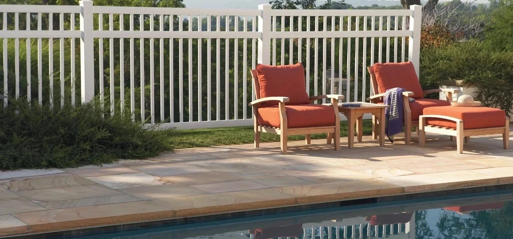 aluminum rail around a pool