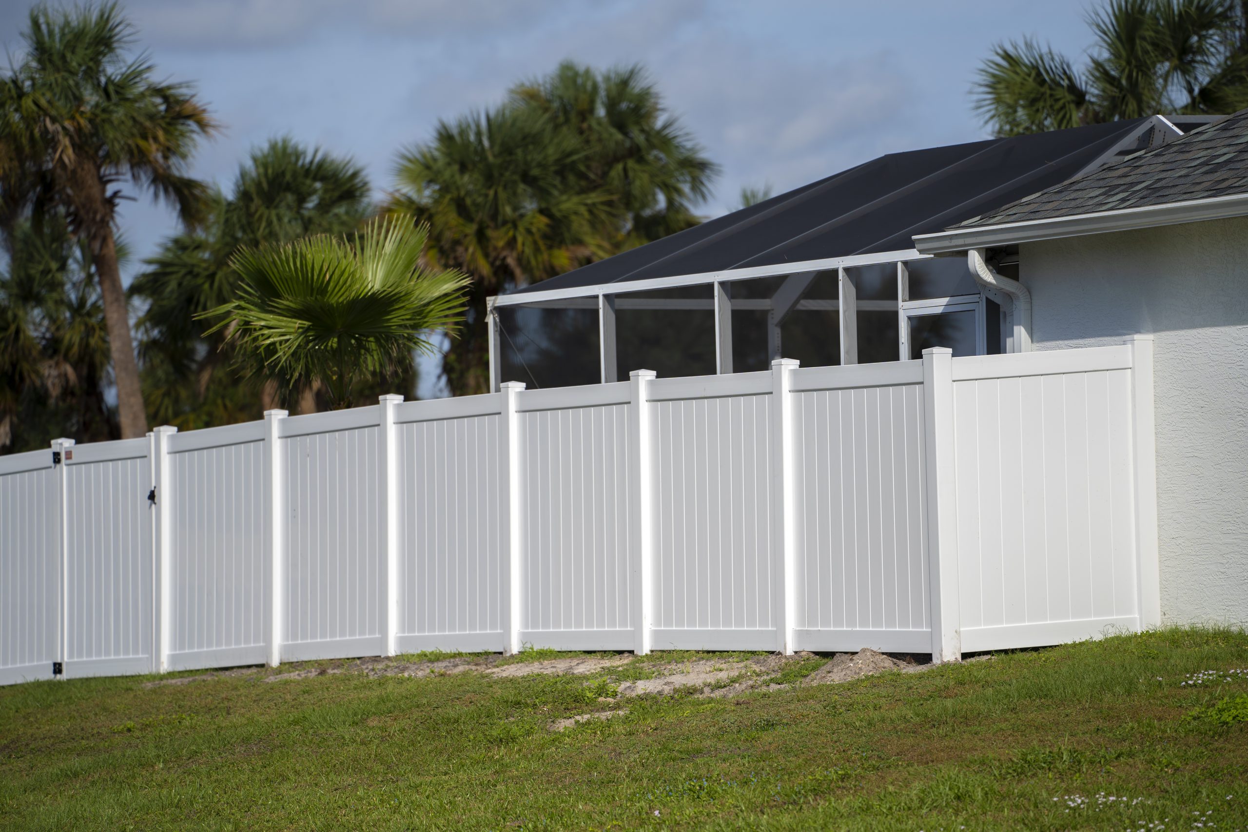 Best fence installation company in Florida.