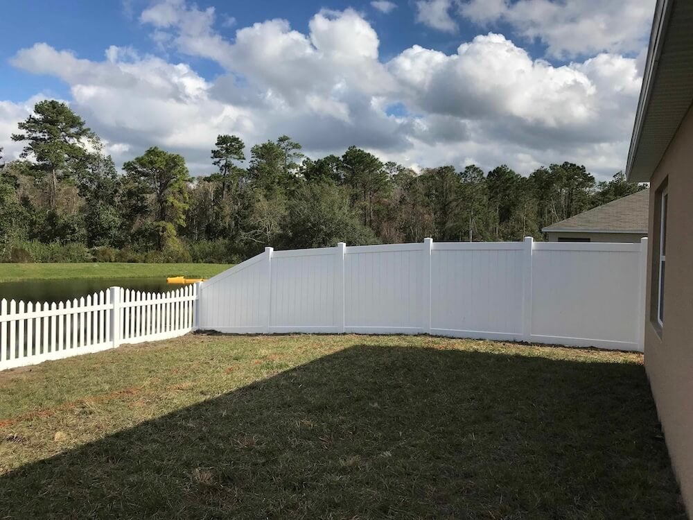 Vinyl_fence