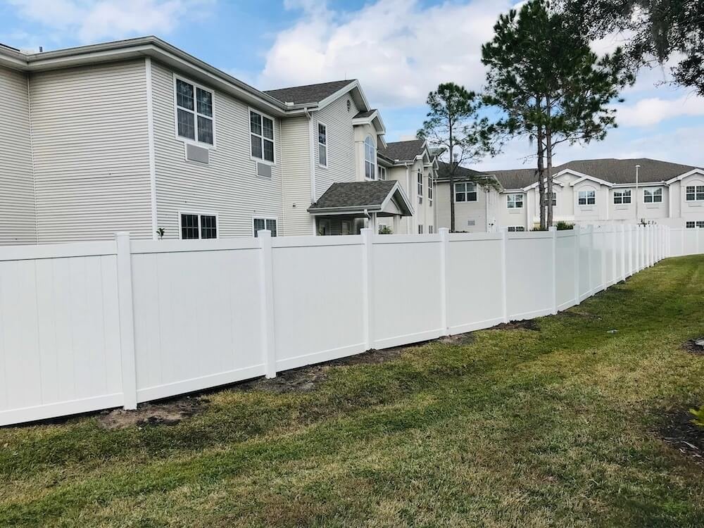 Vinyl_fence