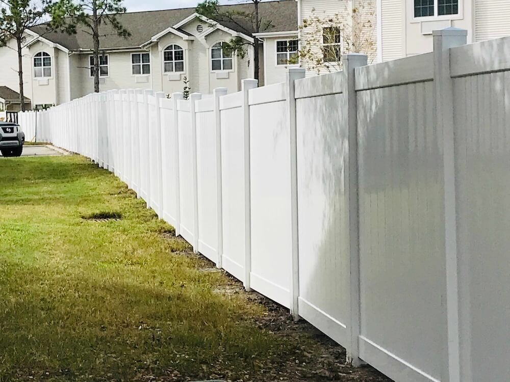 Vinyl_fence