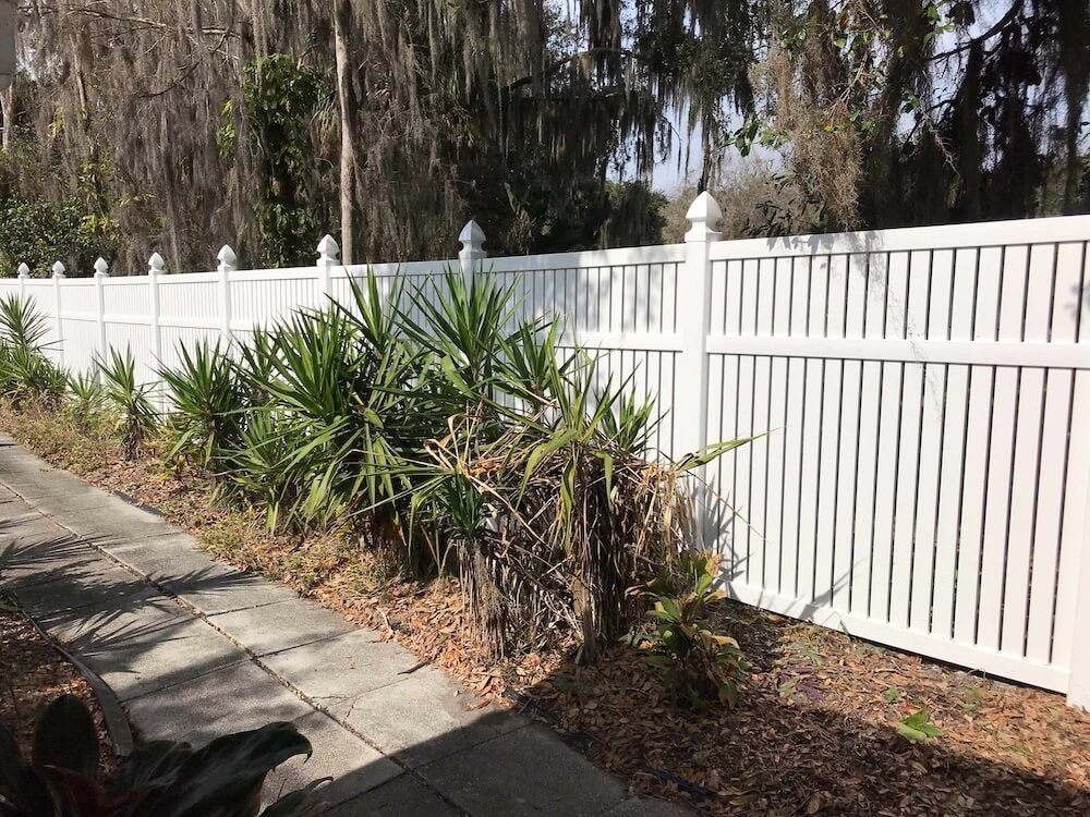 Vinyl_fence