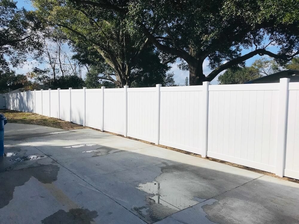 Vinyl_fence