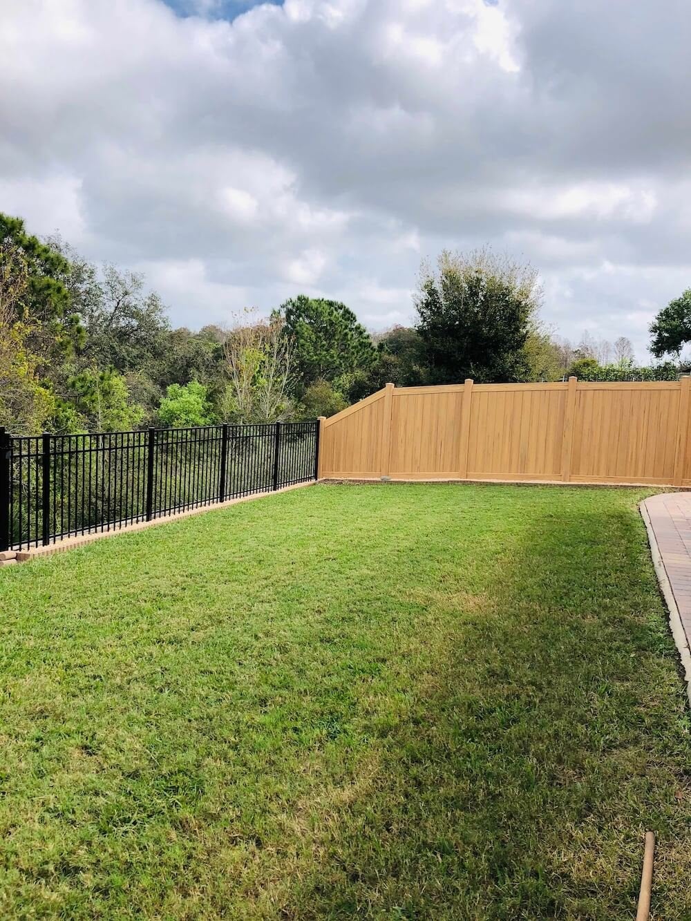 Vinyl_fence