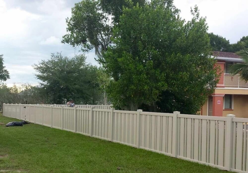 Vinyl_fence