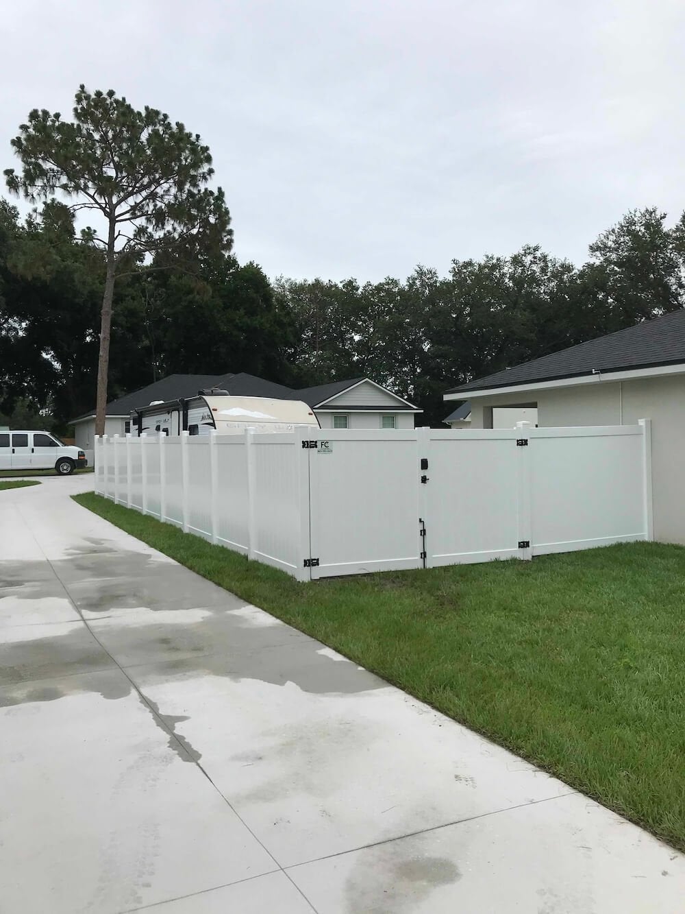 Vinyl_fence