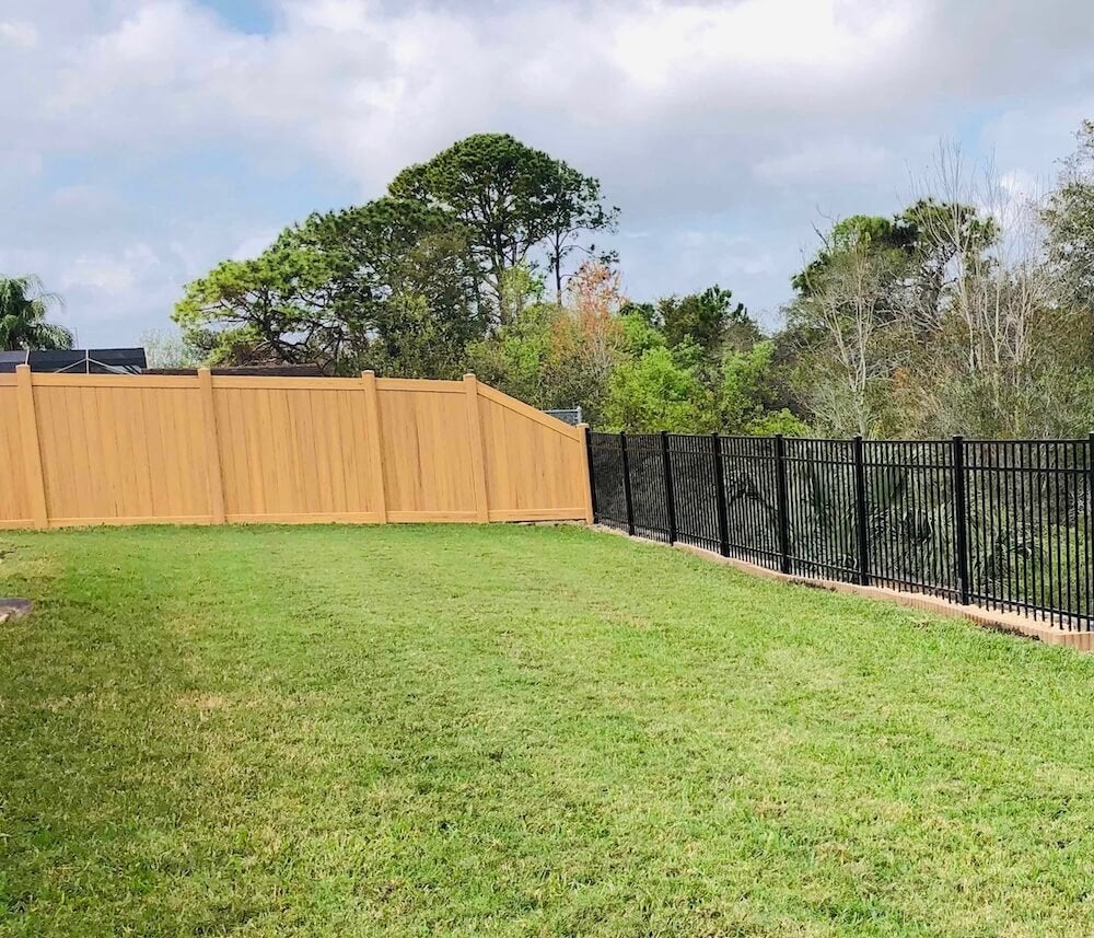 Vinyl_fence