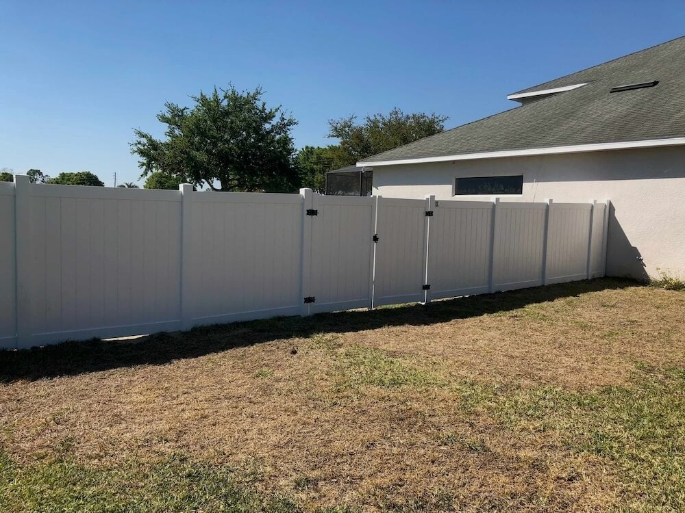 Vinyl_fence