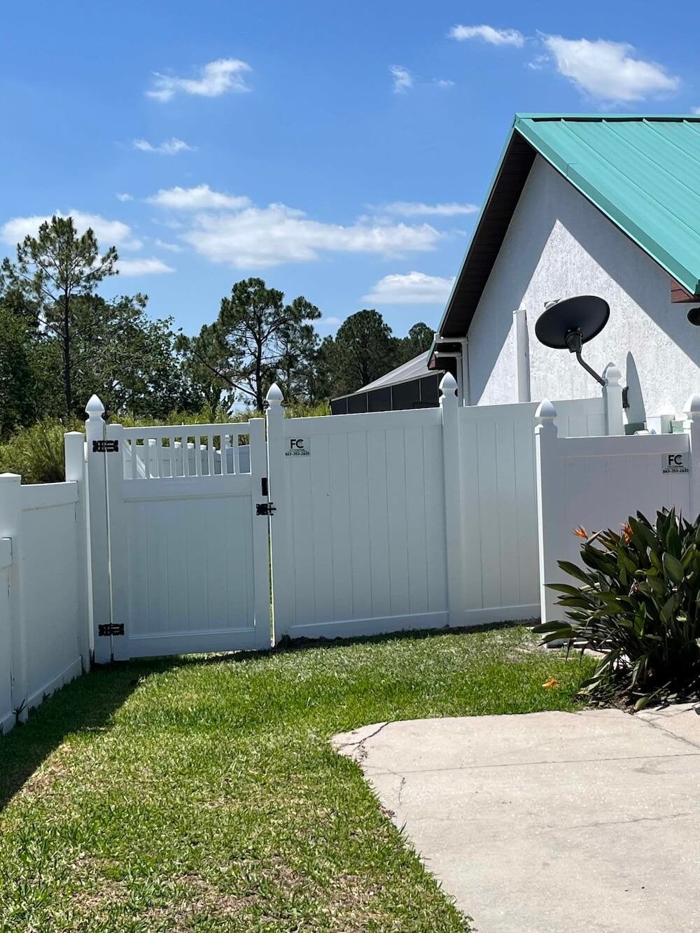 Vinyl_fence