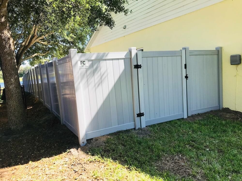 Vinyl_fence