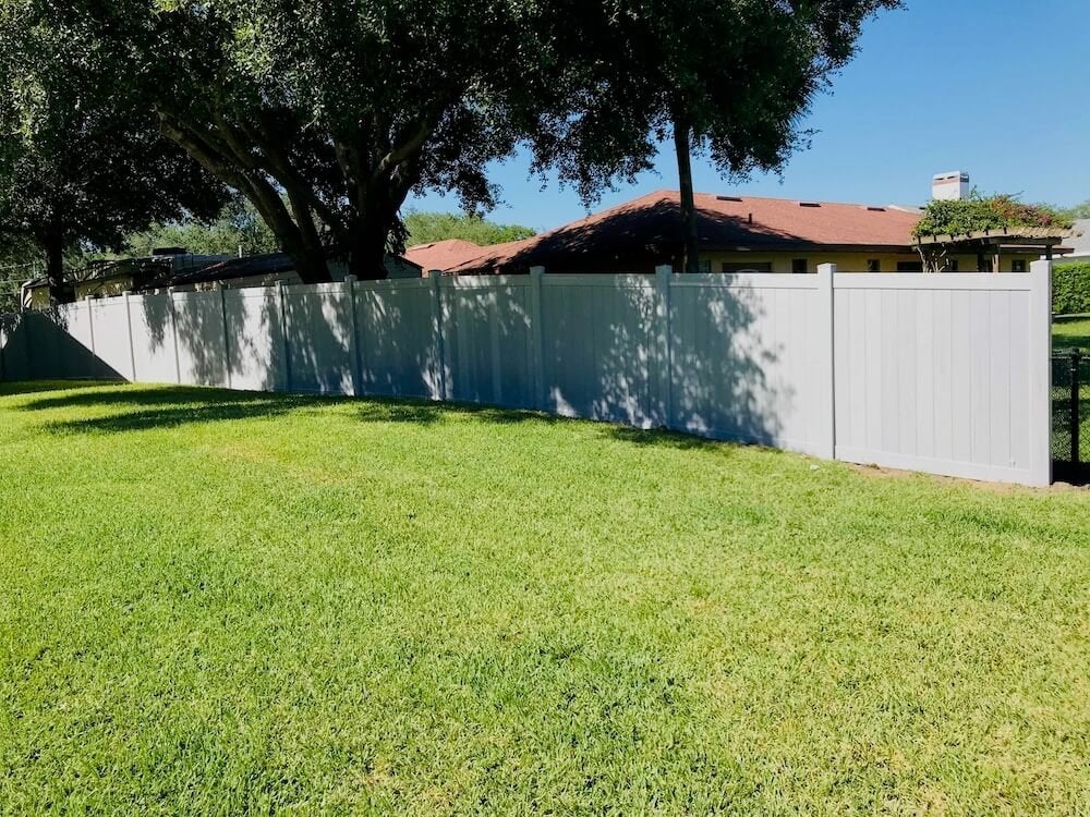 Vinyl_fence