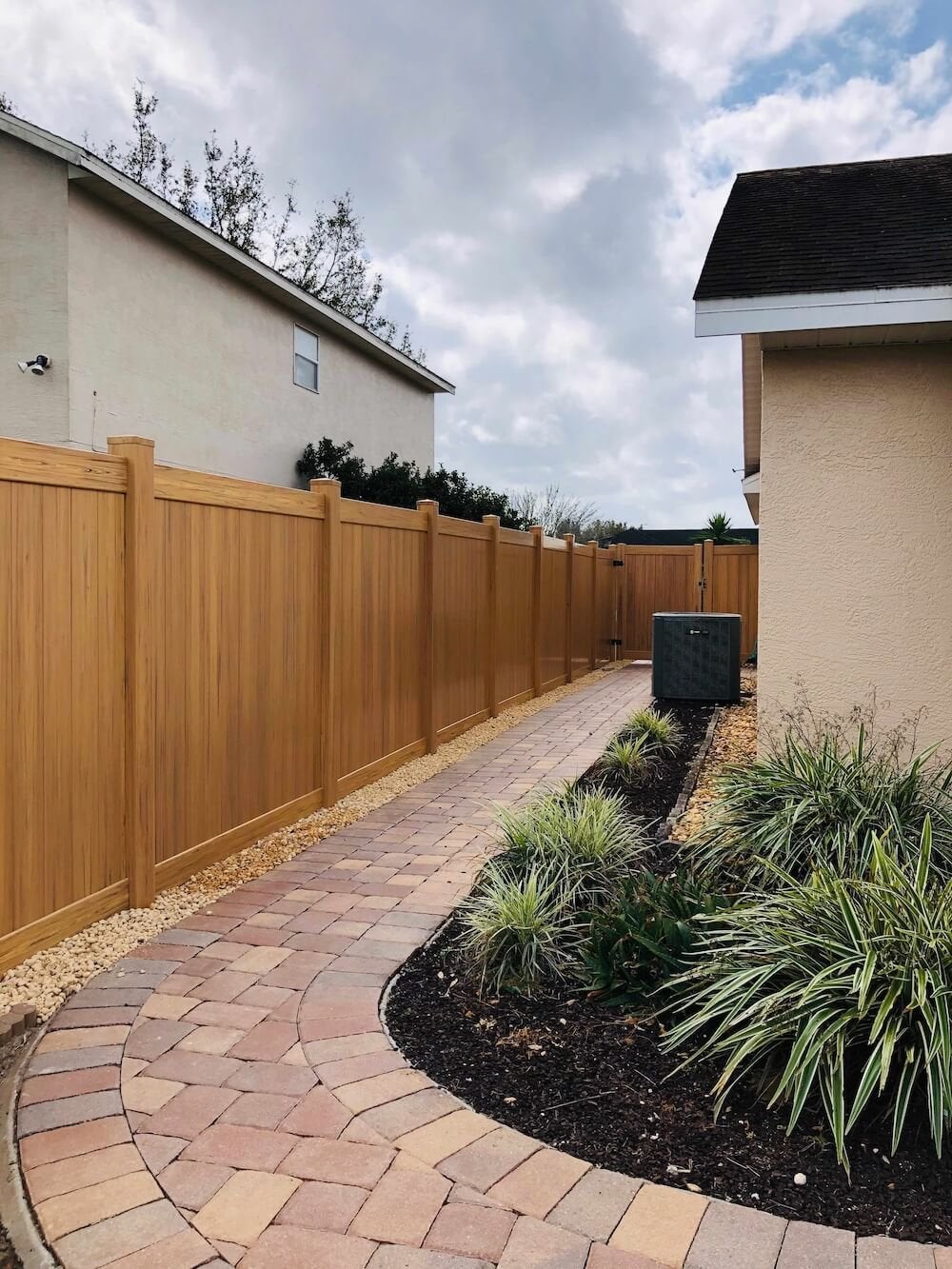 Vinyl_fence