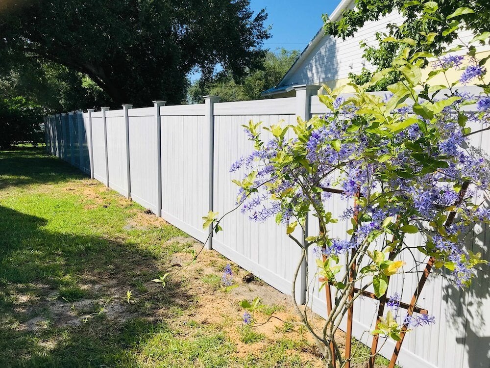 Vinyl_fence