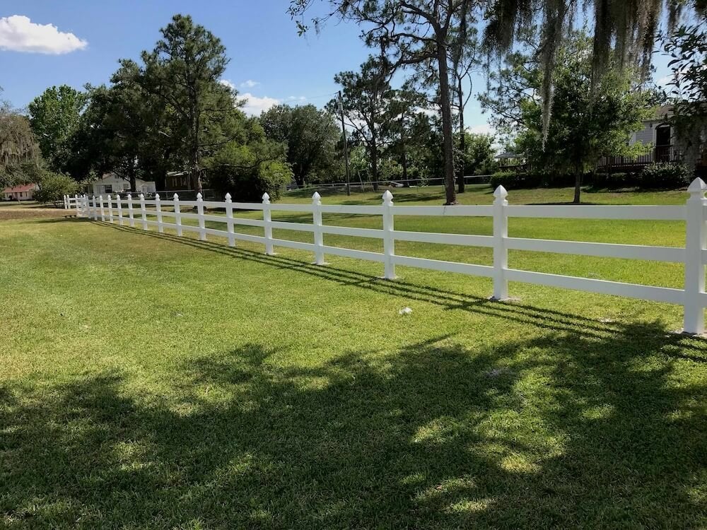 Vinyl_fence