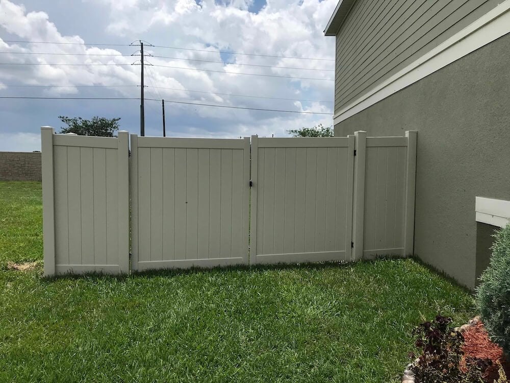 Vinyl_fence