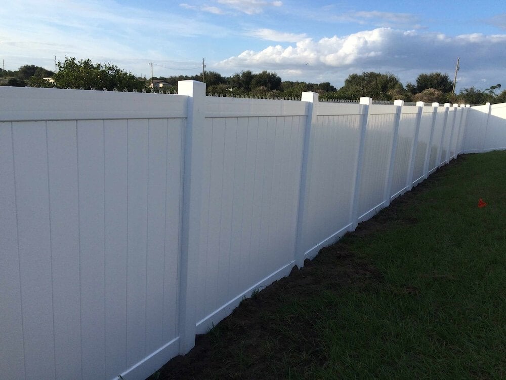 Vinyl_fence
