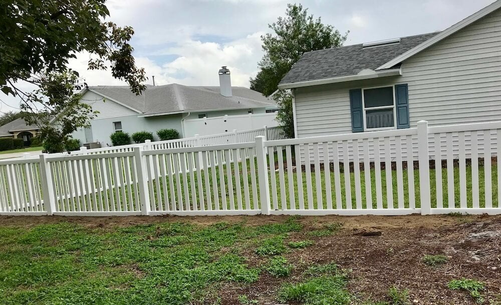 Vinyl_fence