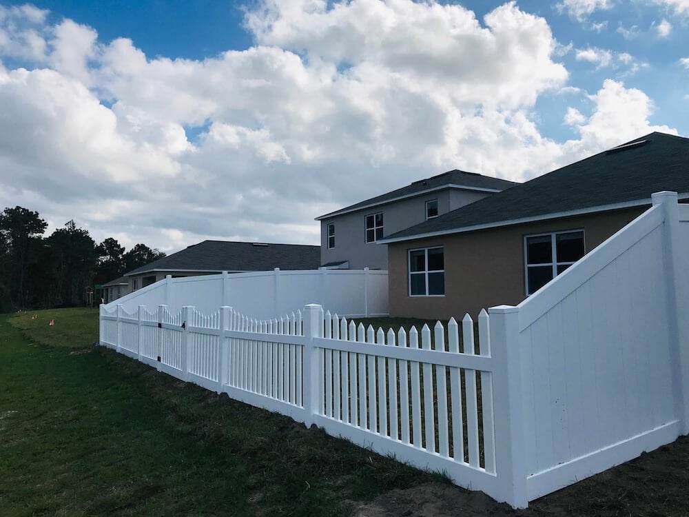 Vinyl_fence